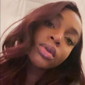 Meet your Posher, Nikole